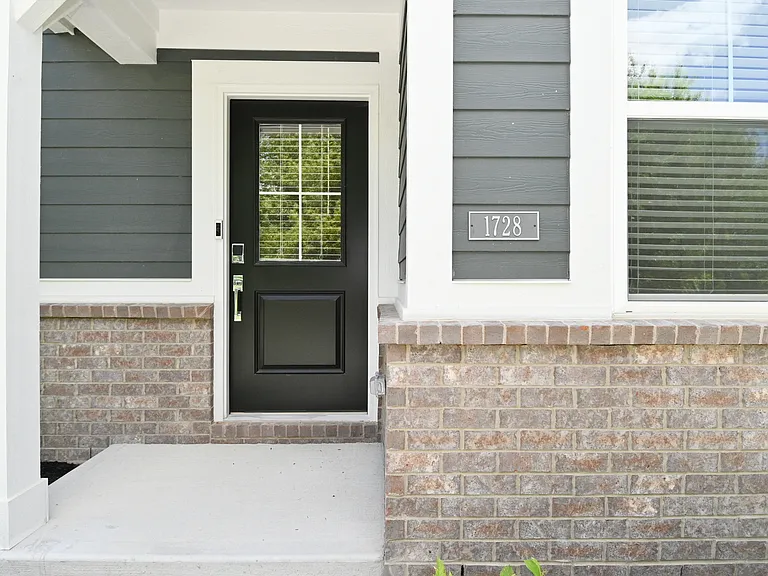 1728 Trinity Ln — Photo 2