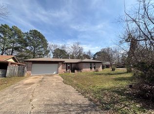 1713 Craftwoods Cir, Fort Smith, AR 72903