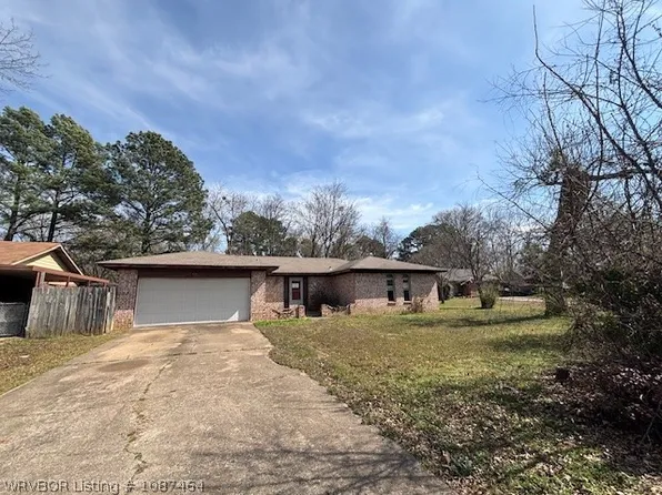 1713 Craftwoods Cir, Fort Smith, AR 72903