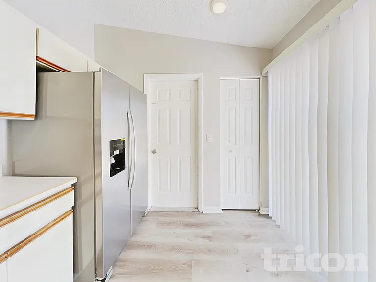 27 Princess Rose Dr — Photo 6