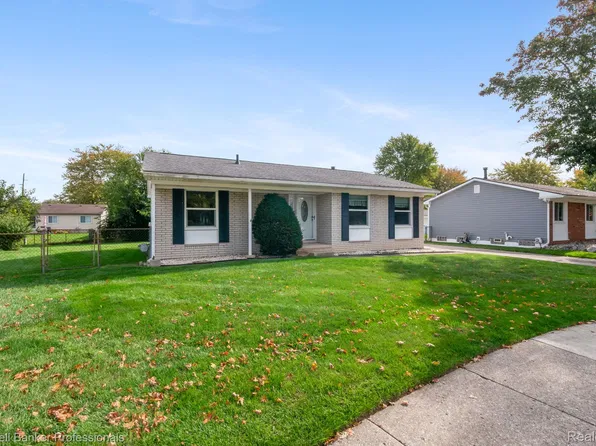 397 Barchester St, Westland, MI 48186
