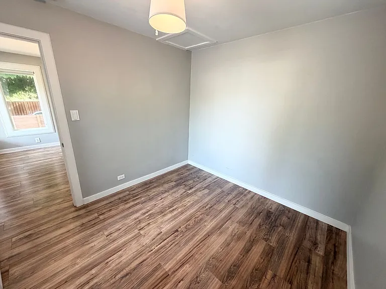 9216 N Portsmouth Ave — Photo 17