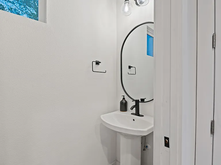 2606 Oaklawn Ave #2 — Photo 14