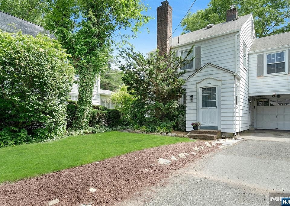 1st image of 12 Bancroft Pl