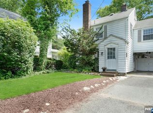 12 Bancroft Pl, Fair Lawn, NJ 07410