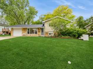 521 Harvard Ln, Hoffman Estates, IL