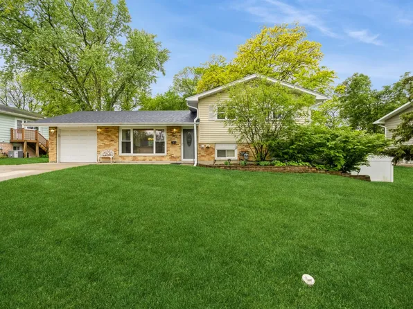 521 Harvard Ln, Hoffman Estates, IL 60169