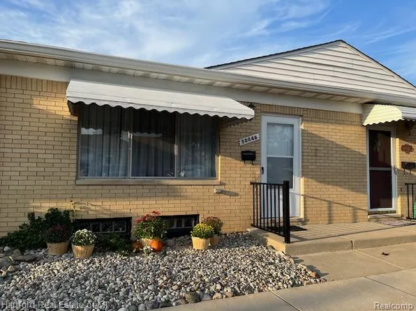 50046 Helfer Blvd, Wixom, MI 48393