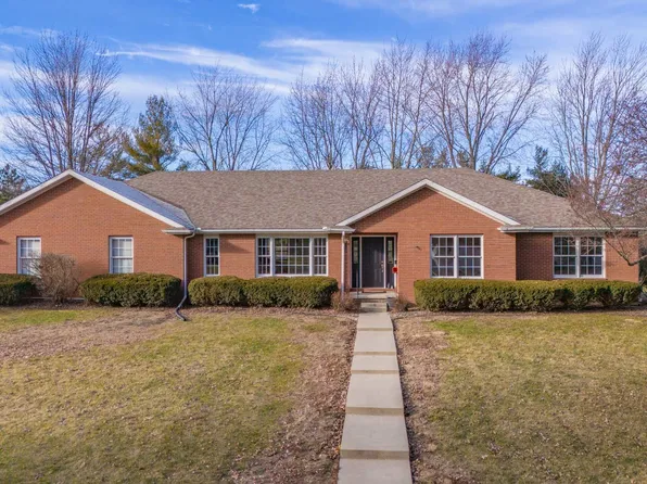 510 Spruce St, Chenoa, IL 61726