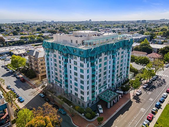 2nd image of 601 Laurel Ave APT 406