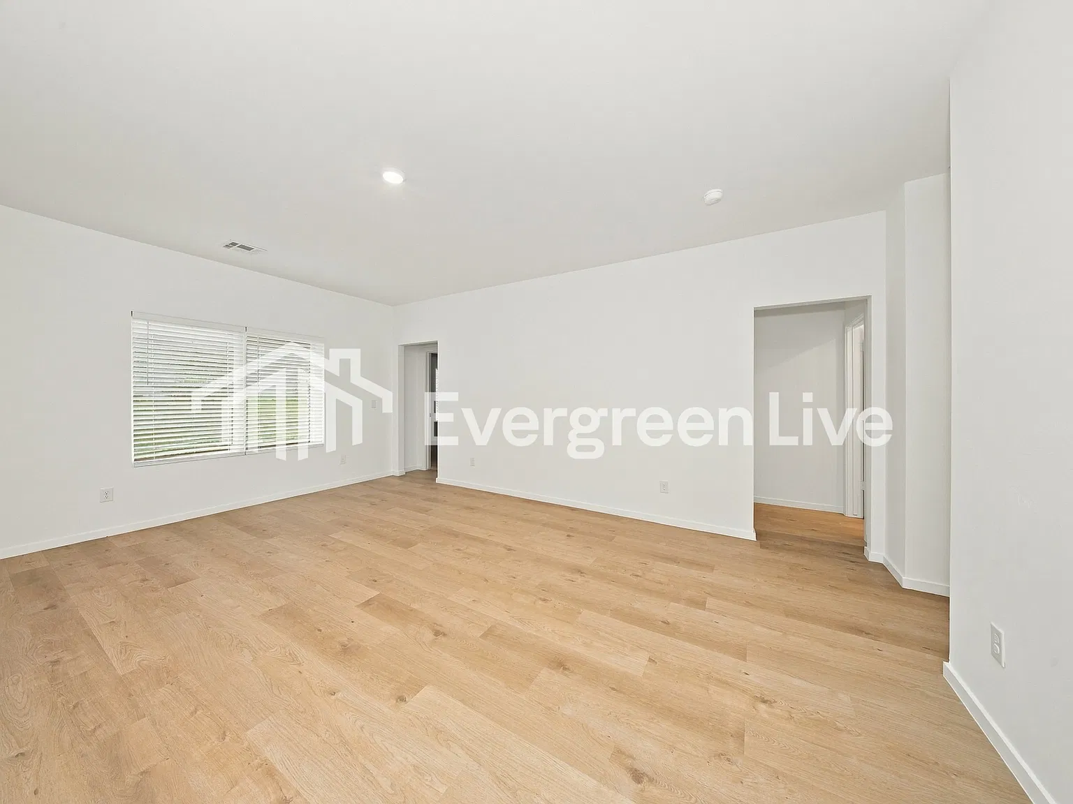 4 bed, 2.0 bath, 1613 sqft, $1,695 — Photo 4