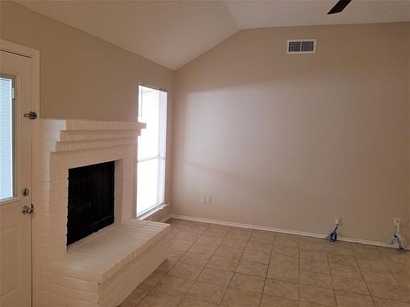 4th image of 1206 Chelsea Ln