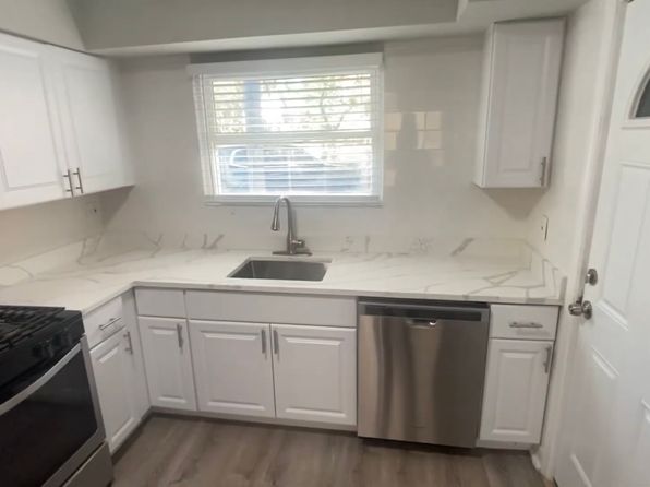 1321 W Sherwin Ave APT 2B