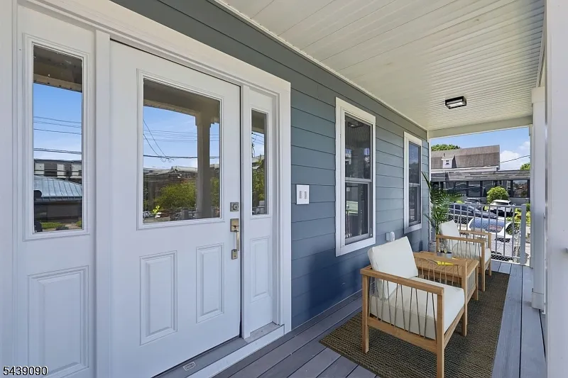 2 bed, 1.5 bath, $3,750 — Photo 2