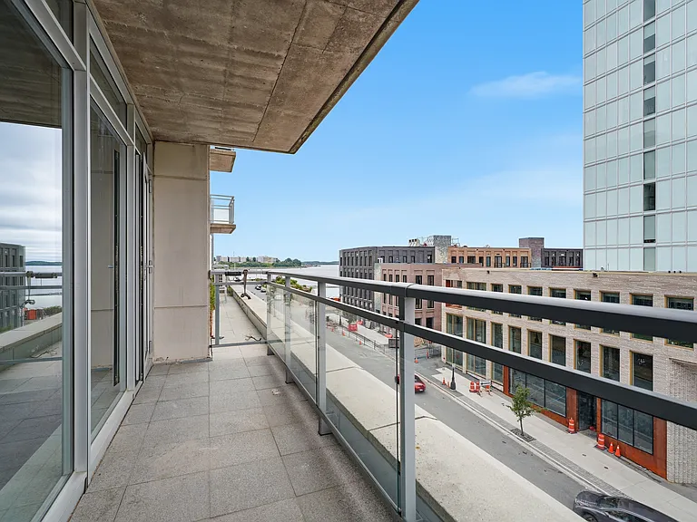 15 Kings Wharf Pl #406 — Photo 12
