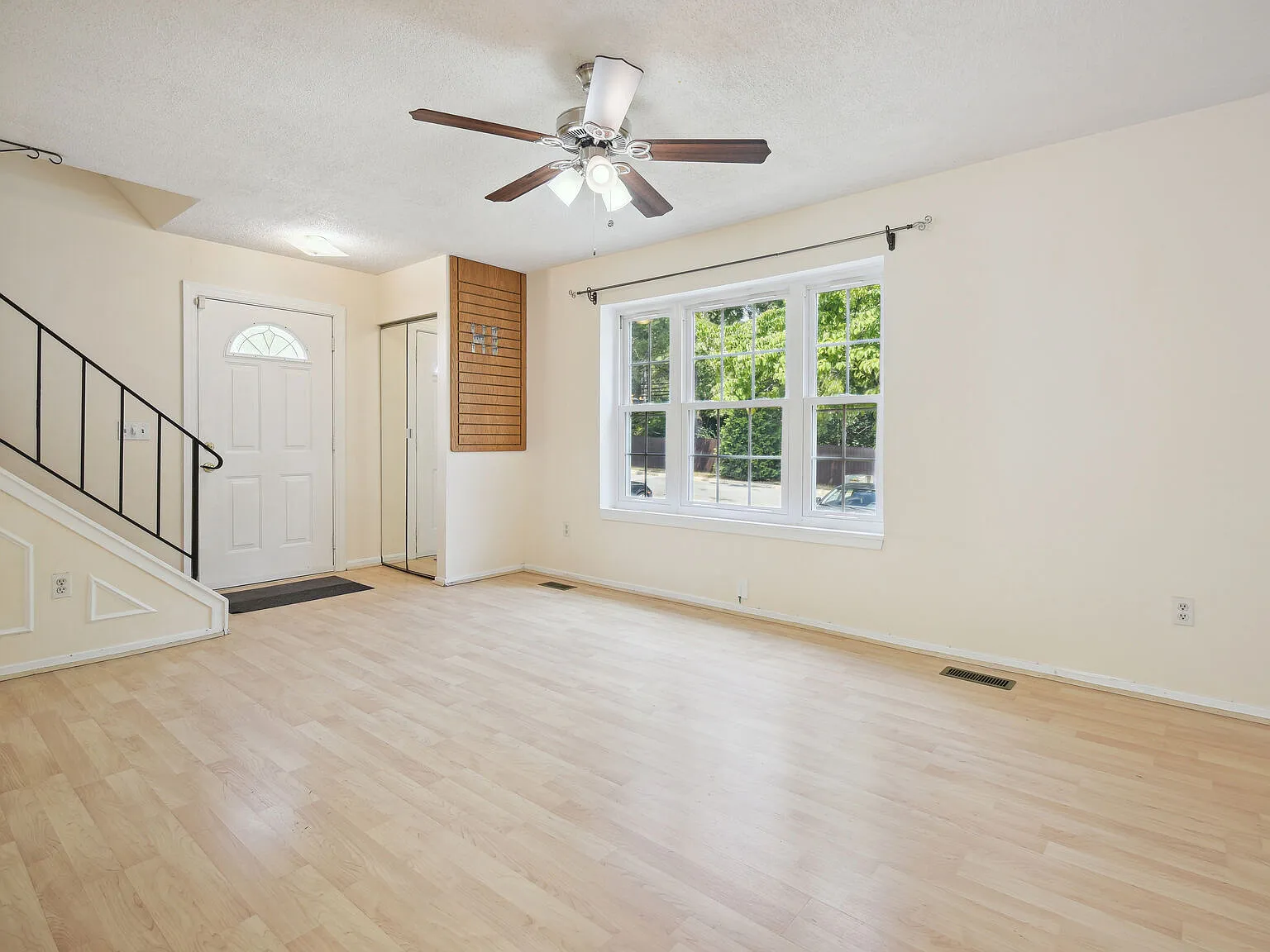 8266 Amity Cir — Photo 4