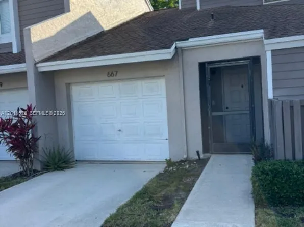 667 Woodgate Ln #B, Fort Lauderdale, FL 33326