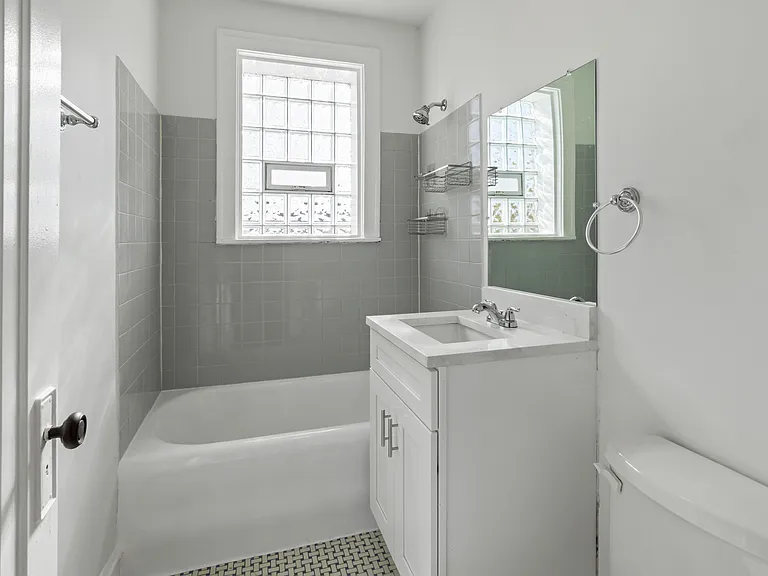 3050 W Cornelia Ave #3 — Photo 7