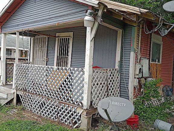 2nd image of 133 Inez Ave