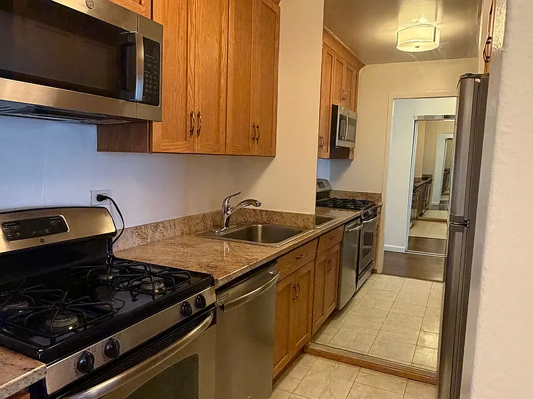 150 E 85th St #3B — Photo 3