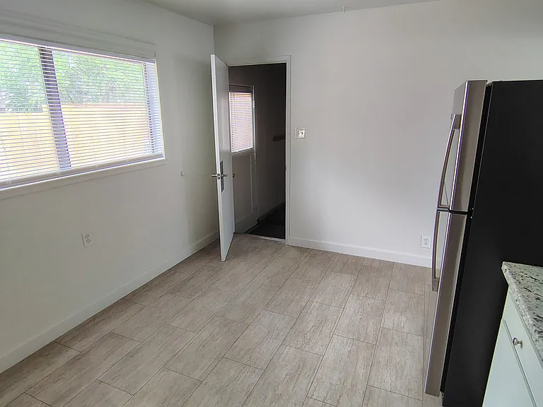 772 Lane St — Photo 5
