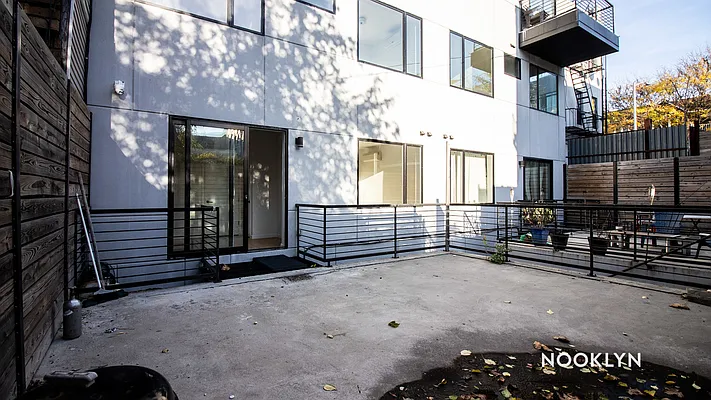 Rented by Nooklyn NYC LLC | media 29