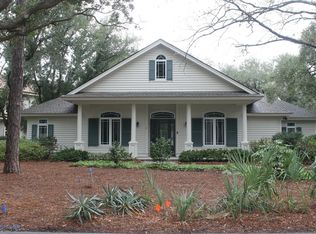 5 Heyward Pl, Hilton Head Island, SC 29928