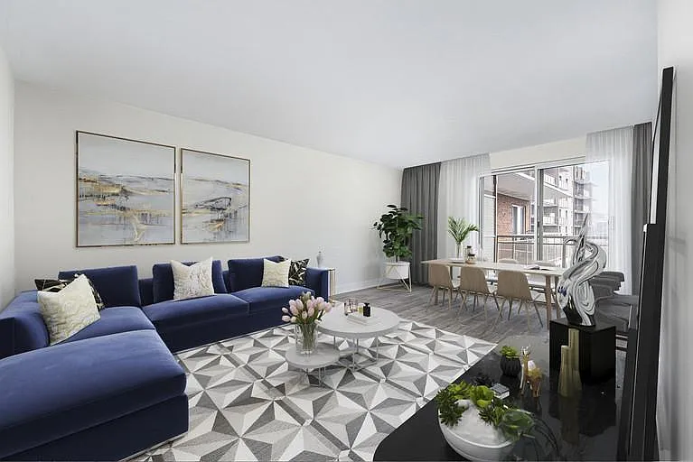 250 Roehampton Avenue — Photo 4