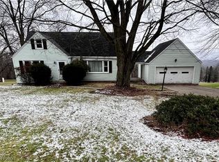 2085 Hubbard Thomas Rd, Hubbard, OH 44425