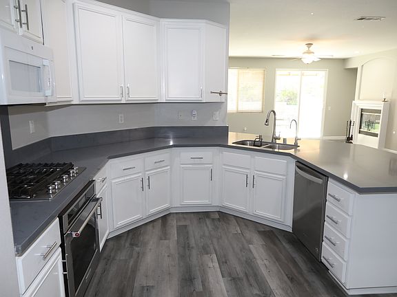 4th image of 39943 Capland Dr