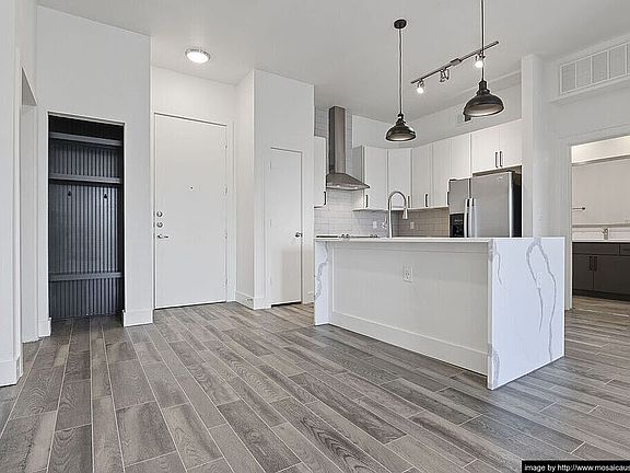 4th image of 4610 Mueller Blvd #77440-591