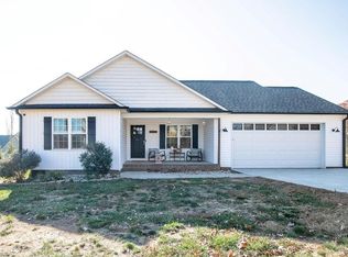 154 Gracyn Ln, Thomasville, NC 27360