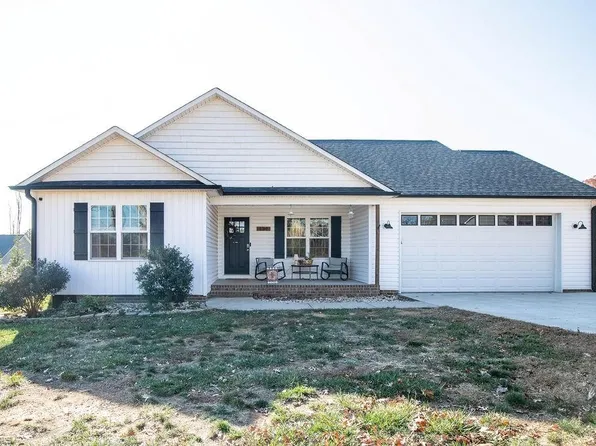 154 Gracyn Ln, Thomasville, NC 27360