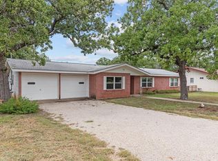 1206 Crenwelge Dr, Fredericksburg, TX 78624