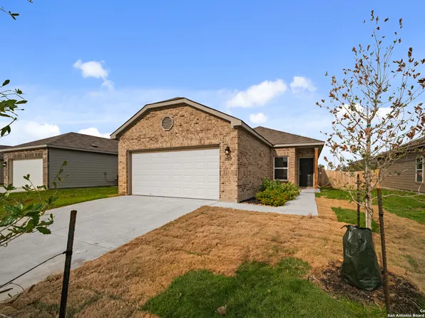 19819 Doc Holiday Dr, Lytle, TX 78052