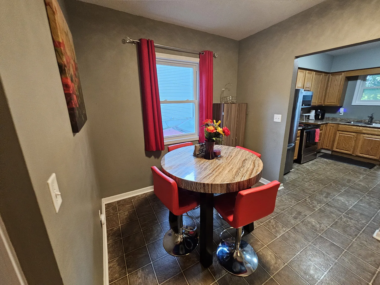 1303 College Ave — Photo 4