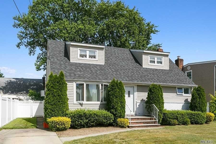 1st image of 256 Crown Ave