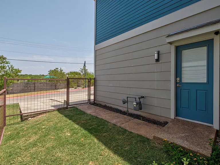 2813 Stock Dr — Photo 18