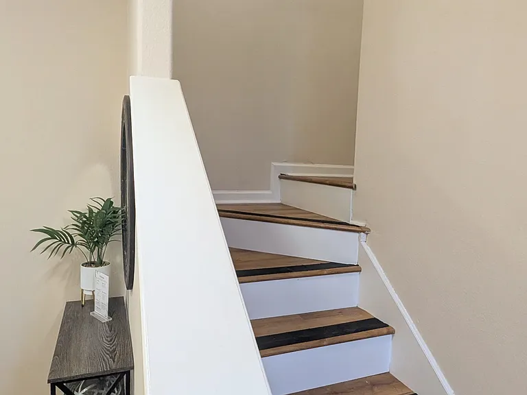 523 Solomon Ln — Photo 6