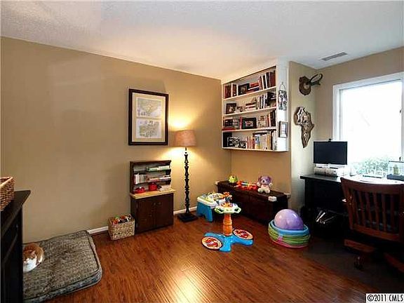 Home for Sale in Lake Wylie, South Carolina $159,900