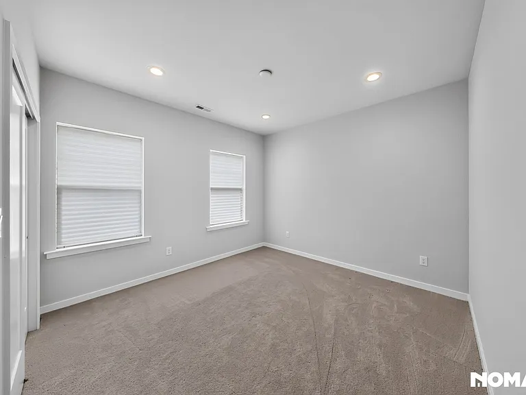 1138 E Lock Rd — Photo 15