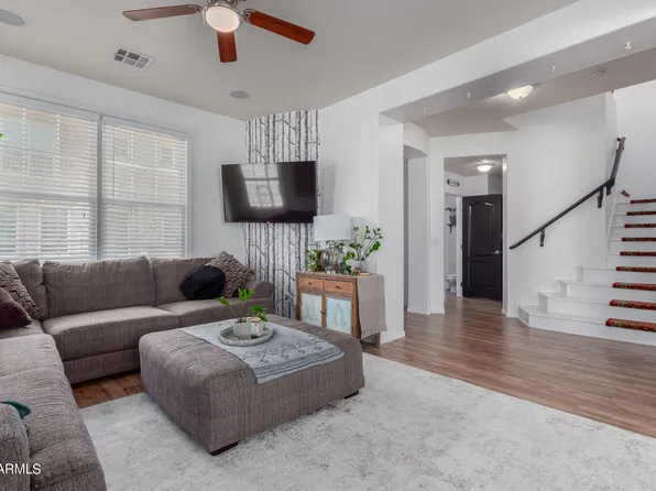 861 S HENRY Lane, Gilbert, AZ 85296