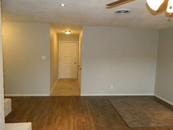 porcelain tile in entry