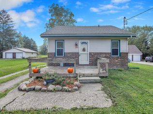 801 Clark Rd, Lansing, MI 48917