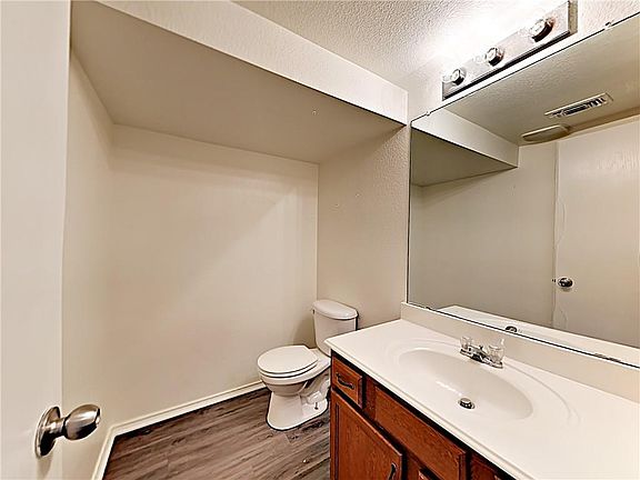 5th image of 2309 Aldergate Dr