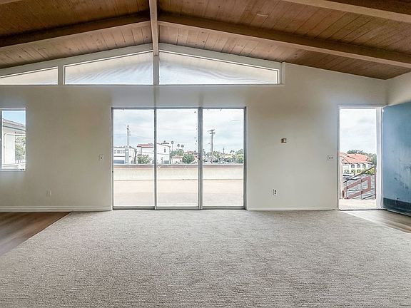 3rd image of 222 Avenida Cabrillo APT C