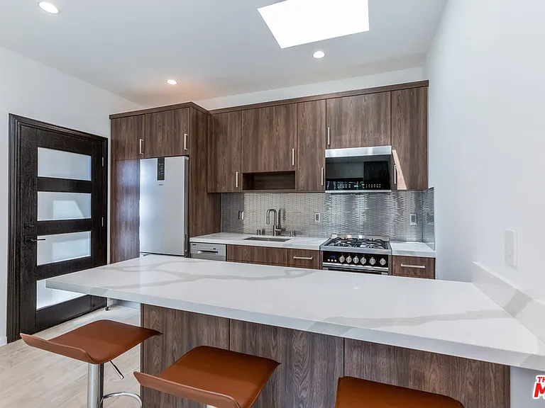 8012 Zeus Dr — Photo 15