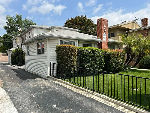 *Free Rent* 1 Bed/1 Bath Unit In Valley Village!! Photo 1