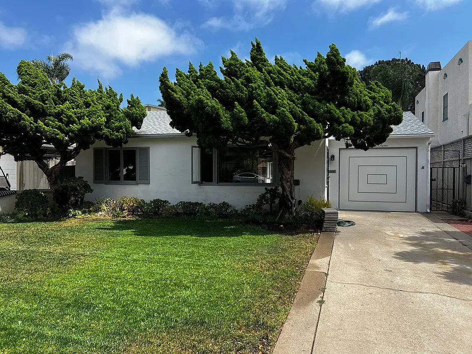 711 B Ave