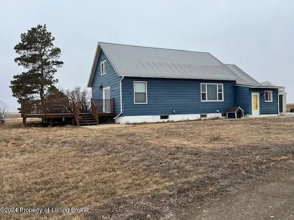 8313 67th St SW, Mott, ND 58646